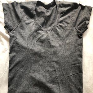 Lululemon Swiftly Tech Short Sleeve Sz 8
